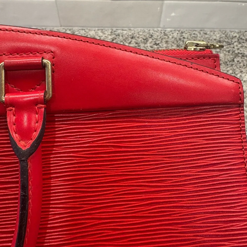 ❤️ Louis Vuitton Vintage Epi Leather Riviera Bag